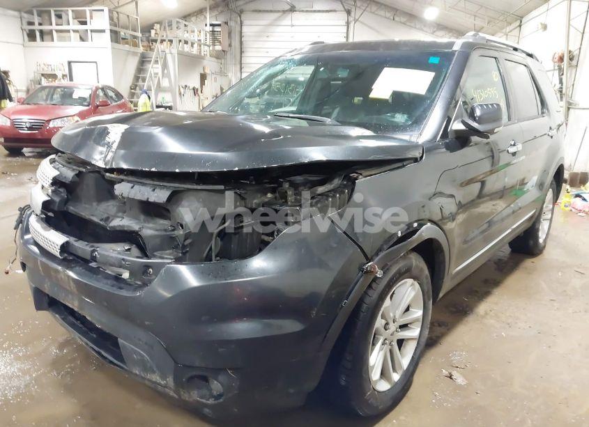 Photo 2 of 2014 Ford Explorer (VIN 1FM5K8D83EGB02157)