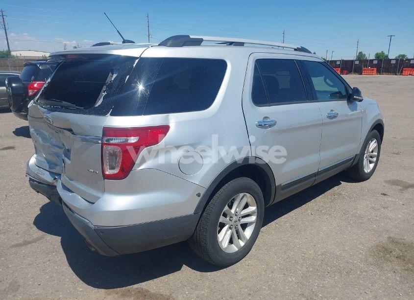 Photo 4 of 2014 Ford Explorer XLT (VIN 1FM5K8D83EGB37443)