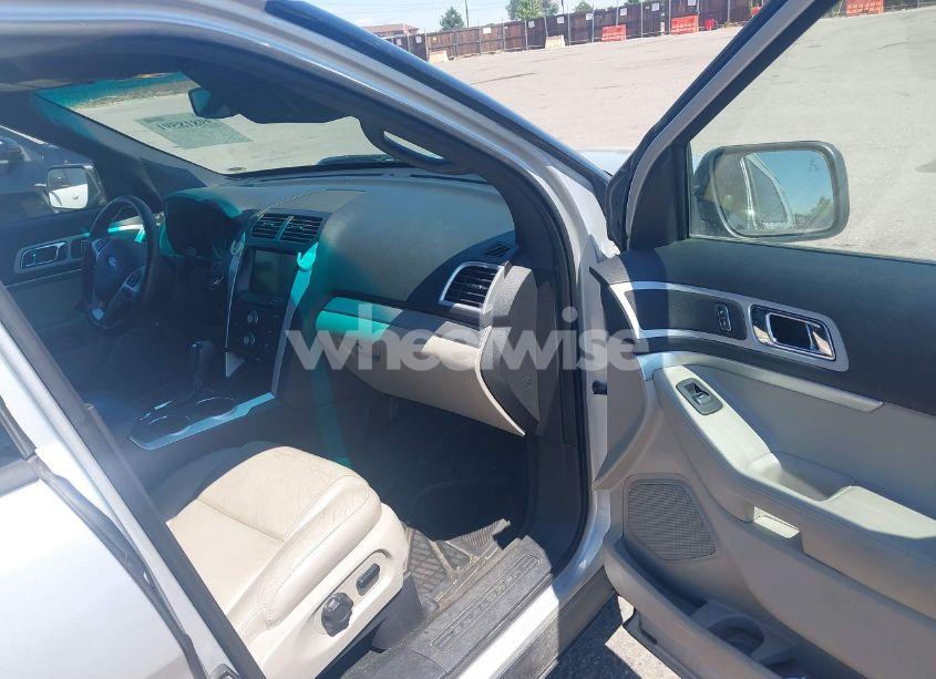 Photo 5 of 2014 Ford Explorer XLT (VIN 1FM5K8D83EGB37443)