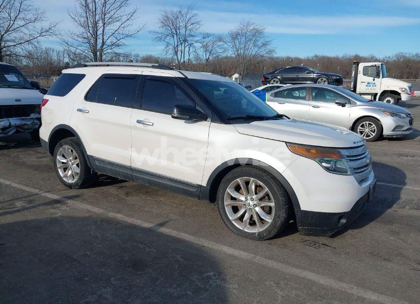2014 Ford Explorer XLT (VIN 1FM5K8D83EGC18975) main photo