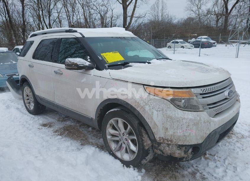 2015 Ford Explorer XLT (VIN 1FM5K8D83FGA52944) main photo