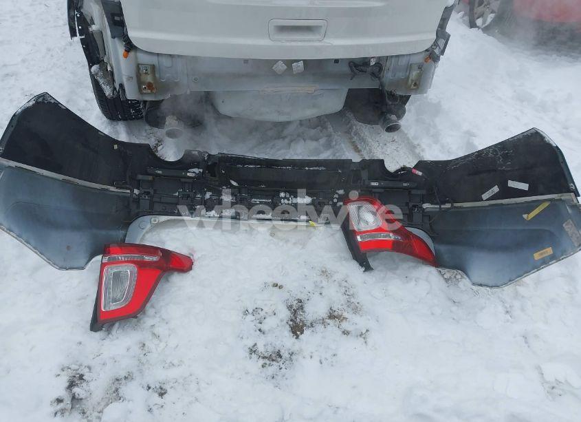 Photo 12 of 2015 Ford Explorer XLT (VIN 1FM5K8D83FGA52944)