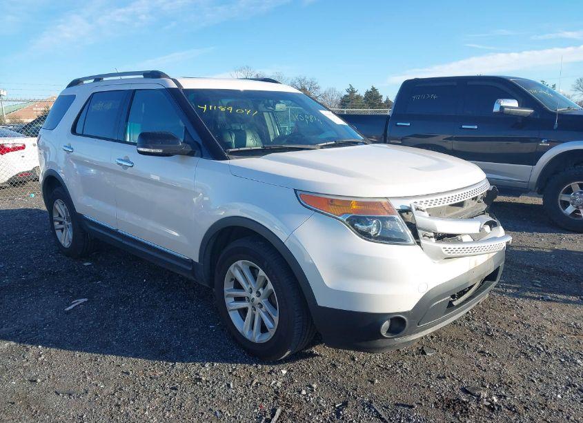 2015 Ford Explorer XLT (VIN 1FM5K8D83FGB29909) main photo