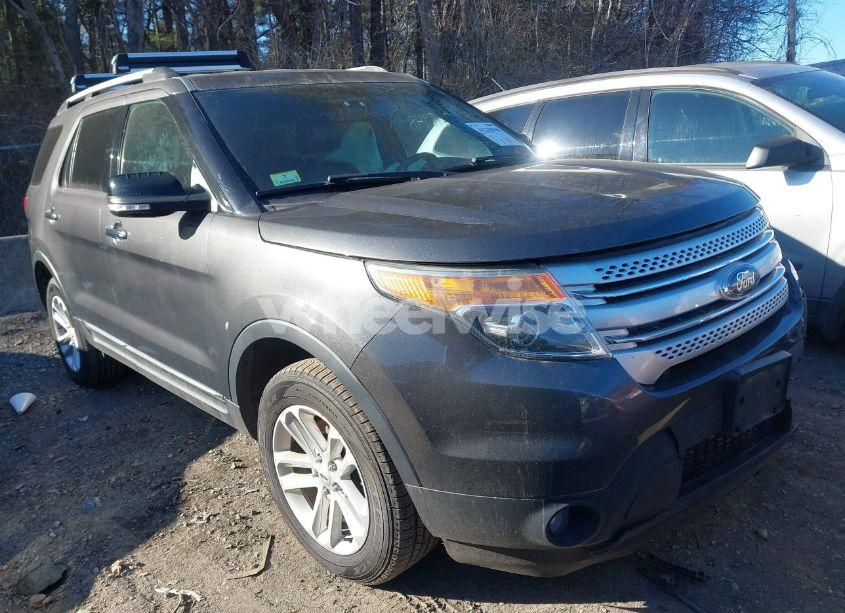 2015 Ford Explorer XLT (VIN 1FM5K8D83FGC09663) main photo
