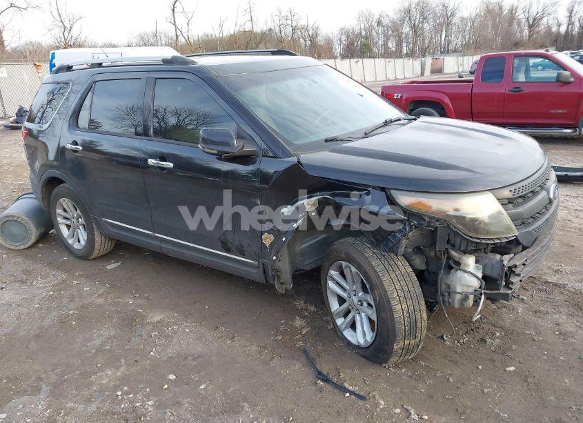 2015 Ford Explorer XLT (VIN 1FM5K8D83FGC44834) main photo