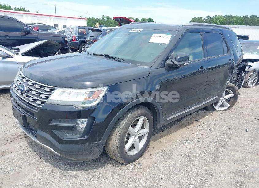 Photo 2 of 2016 Ford Explorer XLT (VIN 1FM5K8D83GGA47941)