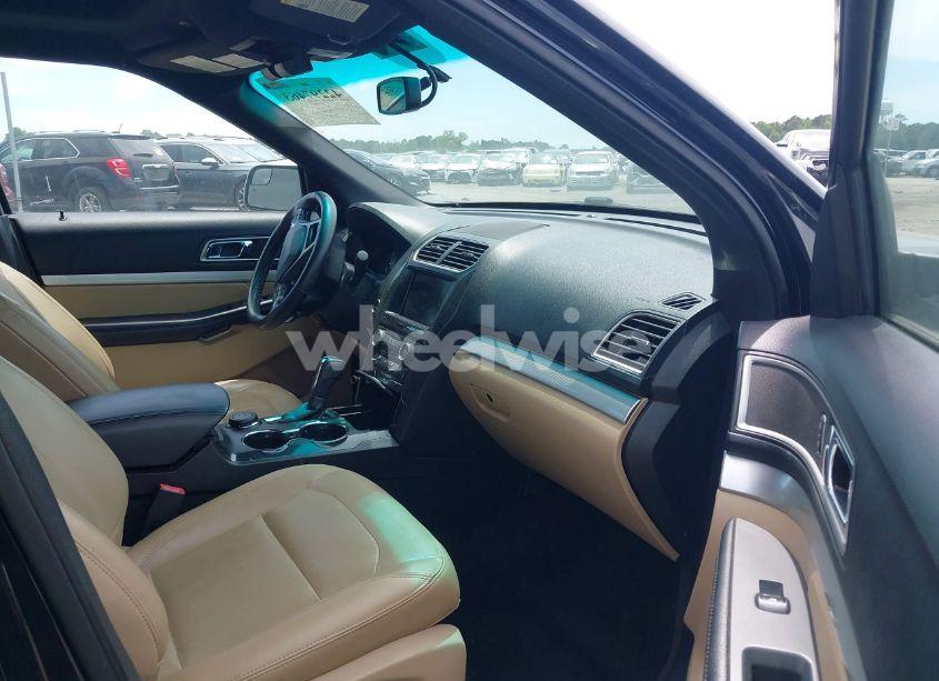 Photo 5 of 2016 Ford Explorer XLT (VIN 1FM5K8D83GGA47941)