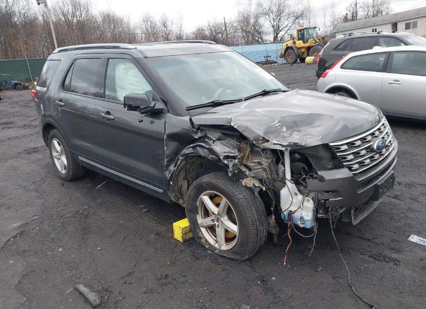 2016 Ford Explorer XLT (VIN 1FM5K8D83GGA81863) main photo