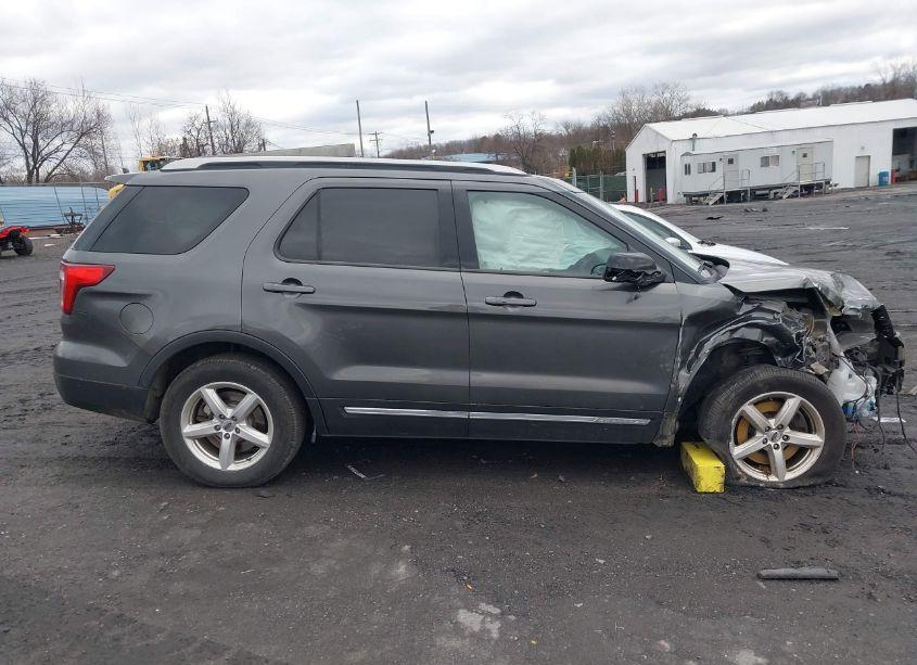 Photo 13 of 2016 Ford Explorer XLT (VIN 1FM5K8D83GGA81863)