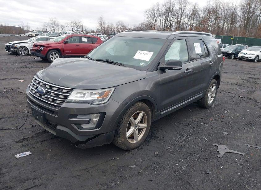 Photo 2 of 2016 Ford Explorer XLT (VIN 1FM5K8D83GGA81863)
