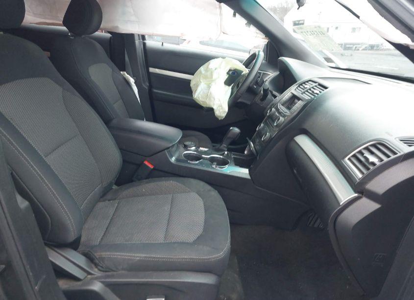 Photo 5 of 2016 Ford Explorer XLT (VIN 1FM5K8D83GGA81863)