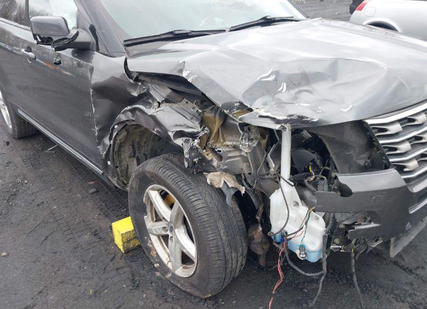 Photo 6 of 2016 Ford Explorer XLT (VIN 1FM5K8D83GGA81863)