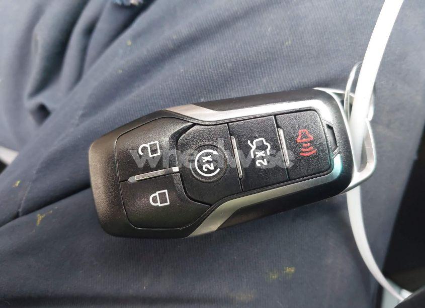 Photo 11 of 2016 Ford Explorer XLT (VIN 1FM5K8D83GGA92748)