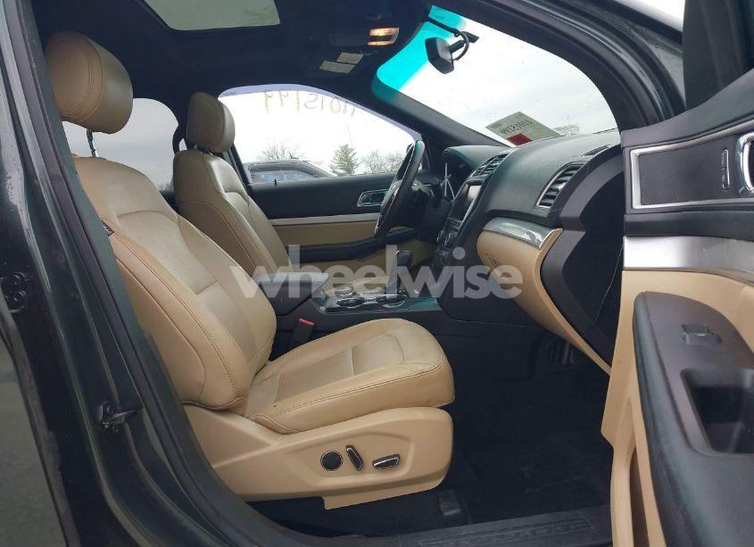 Photo 5 of 2016 Ford Explorer XLT (VIN 1FM5K8D83GGA92748)