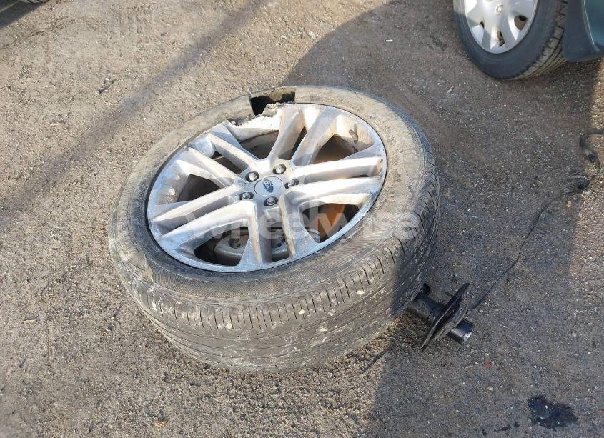 Photo 12 of 2016 Ford Explorer XLT (VIN 1FM5K8D83GGC34838)