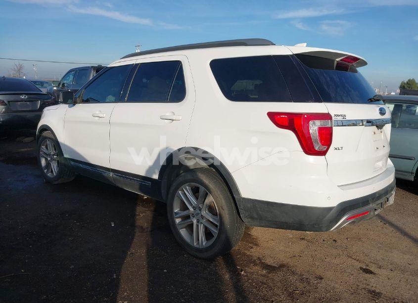 Photo 3 of 2016 Ford Explorer XLT (VIN 1FM5K8D83GGC34838)