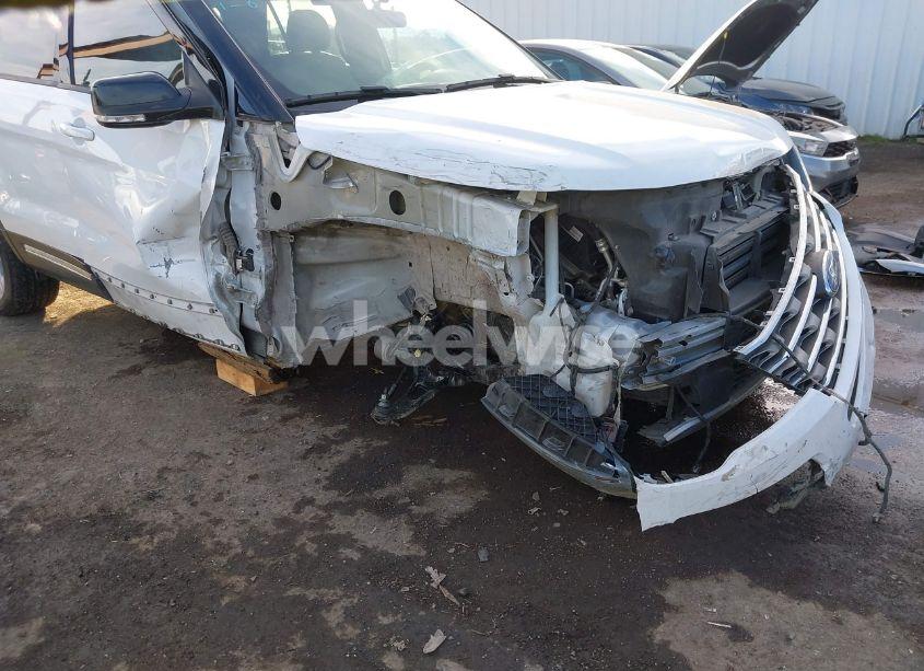 Photo 6 of 2016 Ford Explorer XLT (VIN 1FM5K8D83GGC34838)