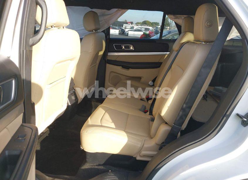 Photo 8 of 2016 Ford Explorer XLT (VIN 1FM5K8D83GGC34838)