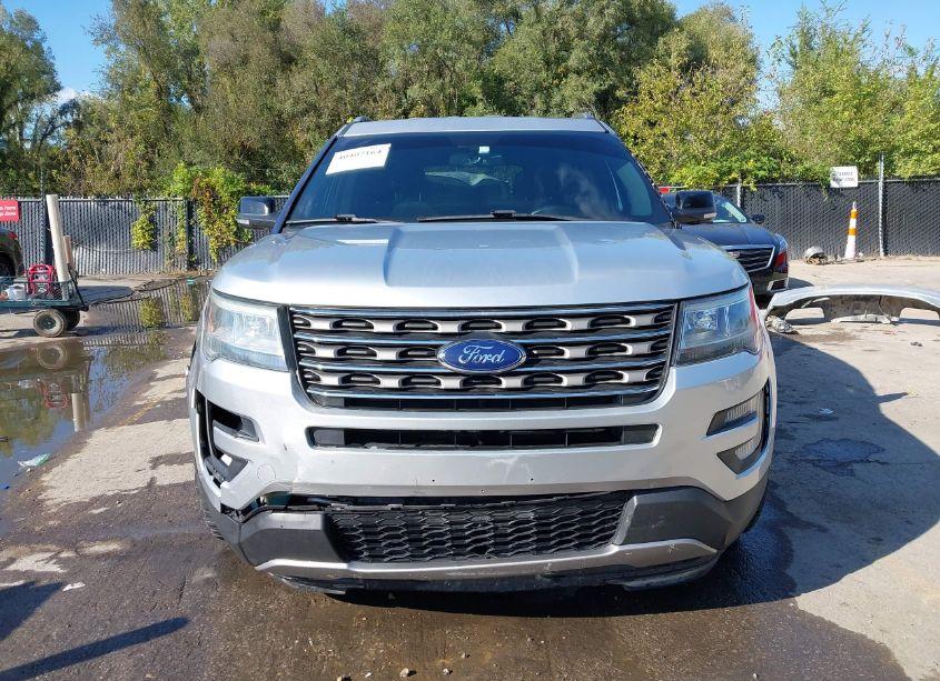 Photo 12 of 2016 Ford Explorer XLT (VIN 1FM5K8D83GGC37321)