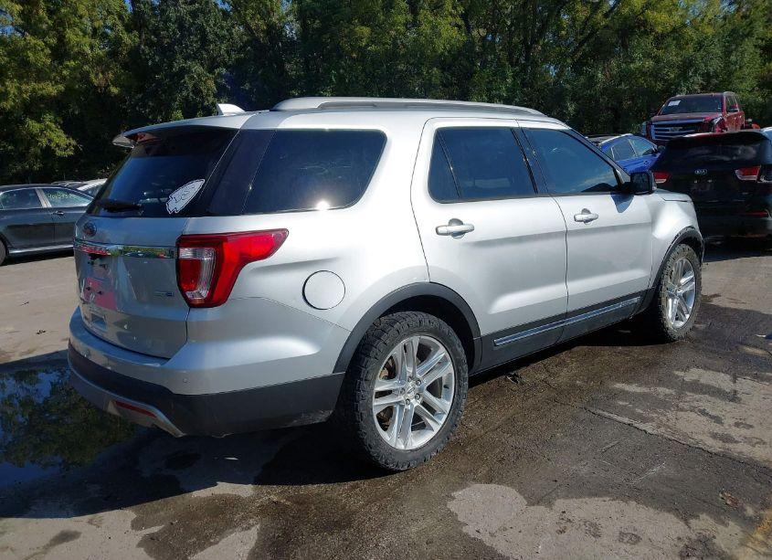 Photo 4 of 2016 Ford Explorer XLT (VIN 1FM5K8D83GGC37321)