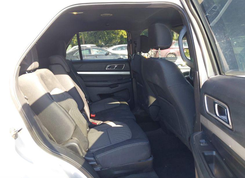 Photo 8 of 2016 Ford Explorer XLT (VIN 1FM5K8D83GGC37321)