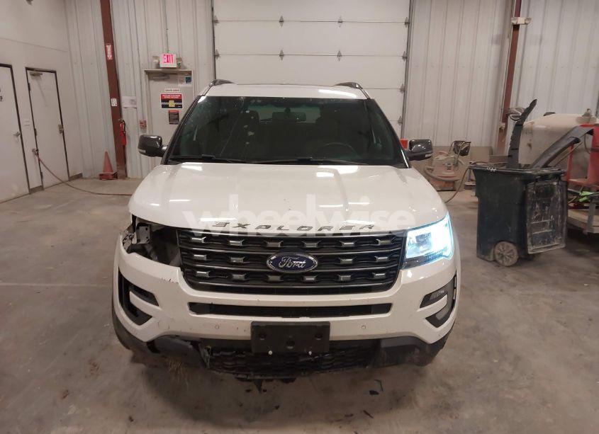 Photo 12 of 2017 Ford Explorer XLT (VIN 1FM5K8D83HGA30672)