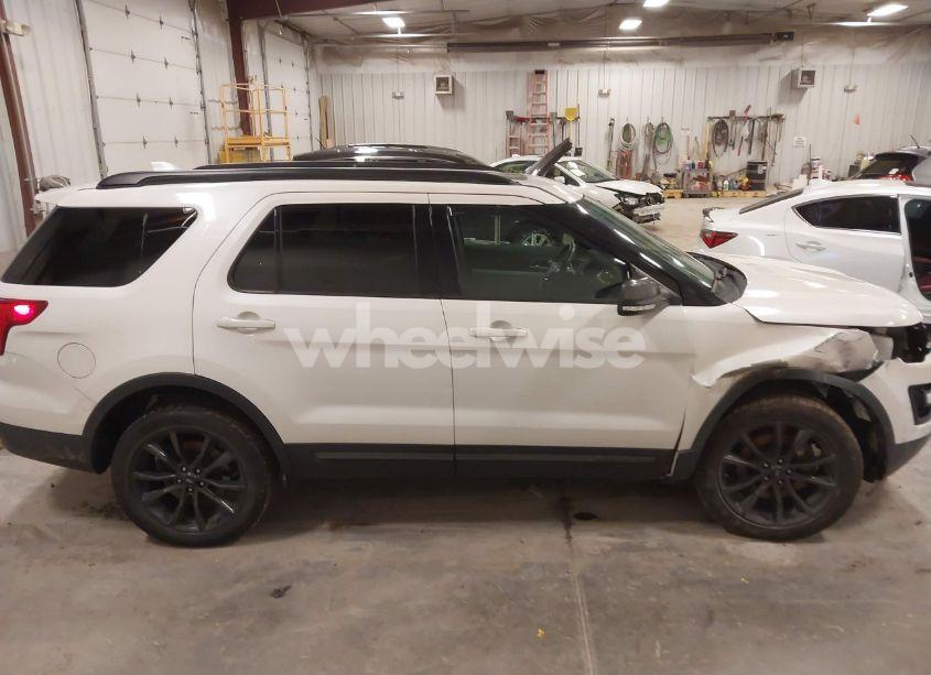 Photo 13 of 2017 Ford Explorer XLT (VIN 1FM5K8D83HGA30672)