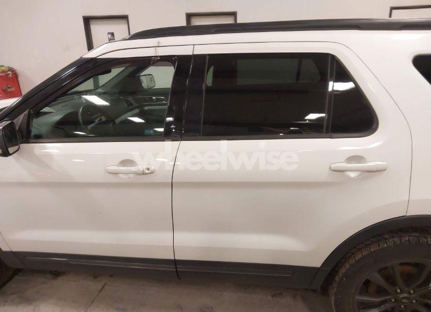 Photo 14 of 2017 Ford Explorer XLT (VIN 1FM5K8D83HGA30672)