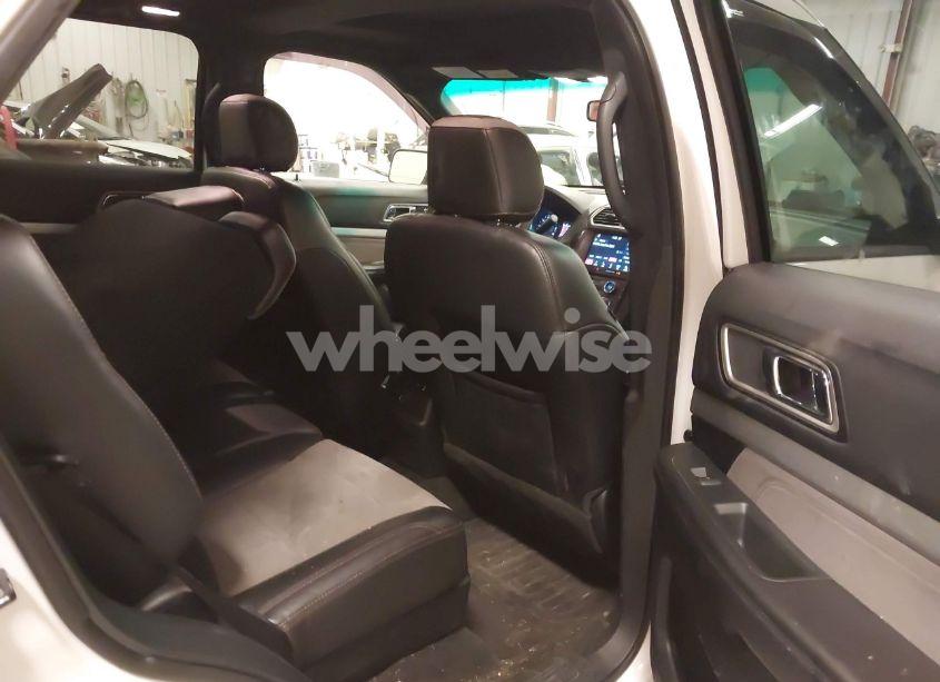 Photo 8 of 2017 Ford Explorer XLT (VIN 1FM5K8D83HGA30672)