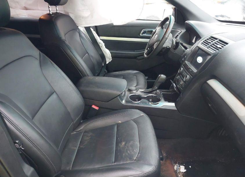 Photo 5 of 2017 Ford Explorer XLT (VIN 1FM5K8D83HGA41588)
