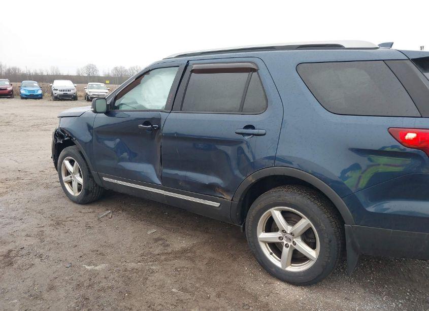 Photo 6 of 2017 Ford Explorer XLT (VIN 1FM5K8D83HGA41588)