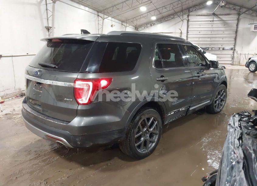 Photo 4 of 2017 Ford Explorer XLT (VIN 1FM5K8D83HGB80152)