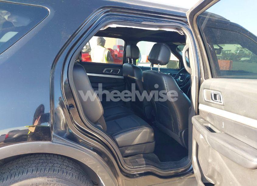 Photo 8 of 2017 Ford Explorer XLT (VIN 1FM5K8D83HGB90728)