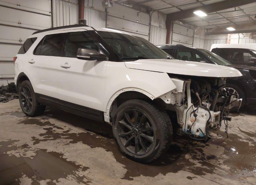 2017 Ford Explorer XLT (VIN 1FM5K8D83HGD10950) main photo