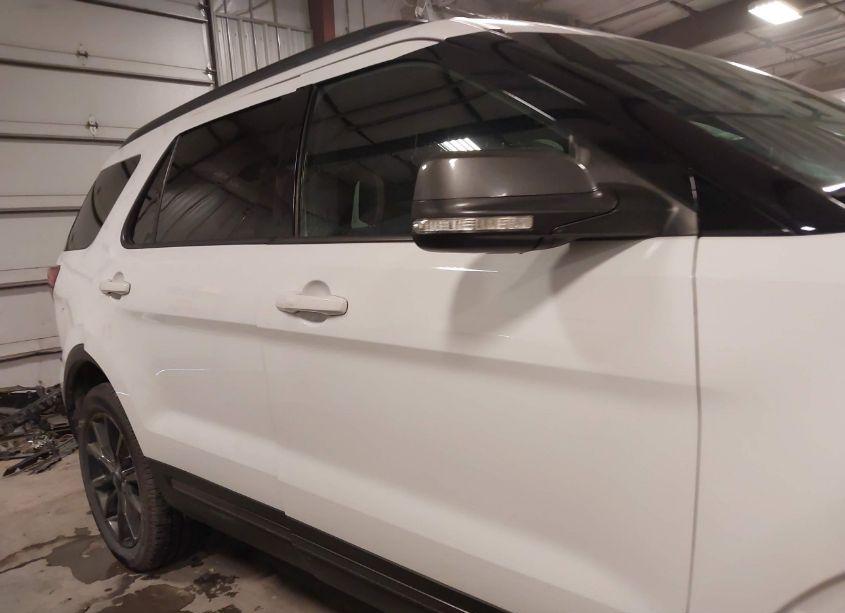 Photo 14 of 2017 Ford Explorer XLT (VIN 1FM5K8D83HGD10950)