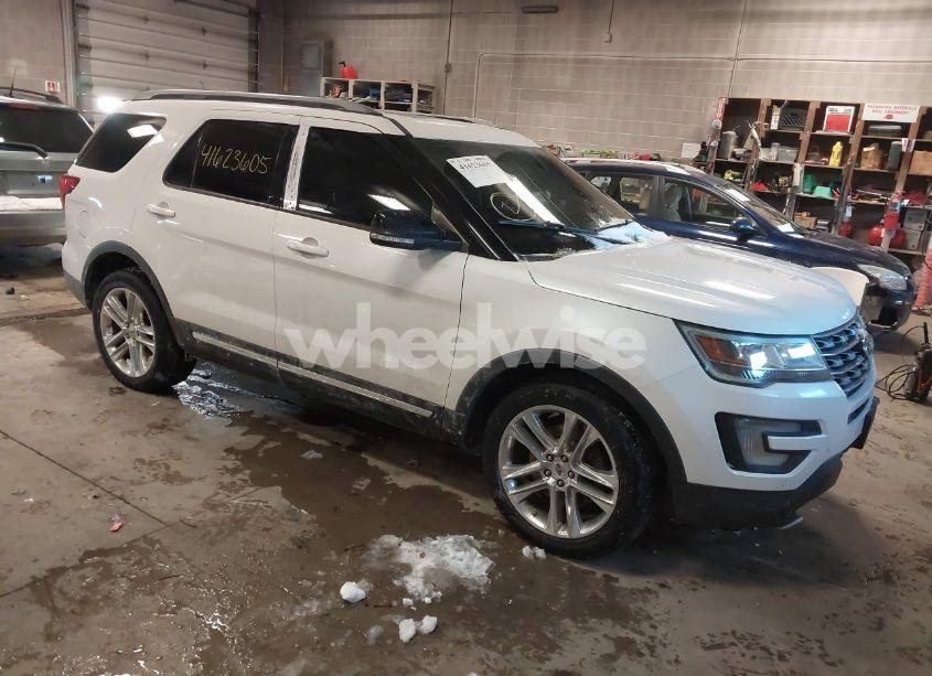 2017 Ford Explorer XLT (VIN 1FM5K8D83HGD37260) main photo