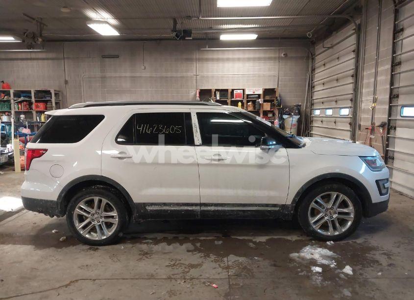 Photo 13 of 2017 Ford Explorer XLT (VIN 1FM5K8D83HGD37260)