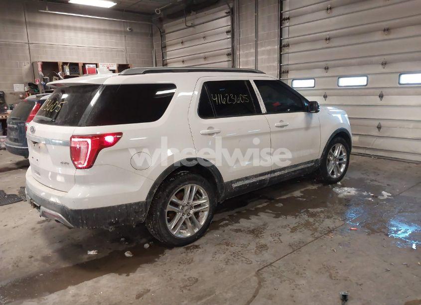 Photo 4 of 2017 Ford Explorer XLT (VIN 1FM5K8D83HGD37260)