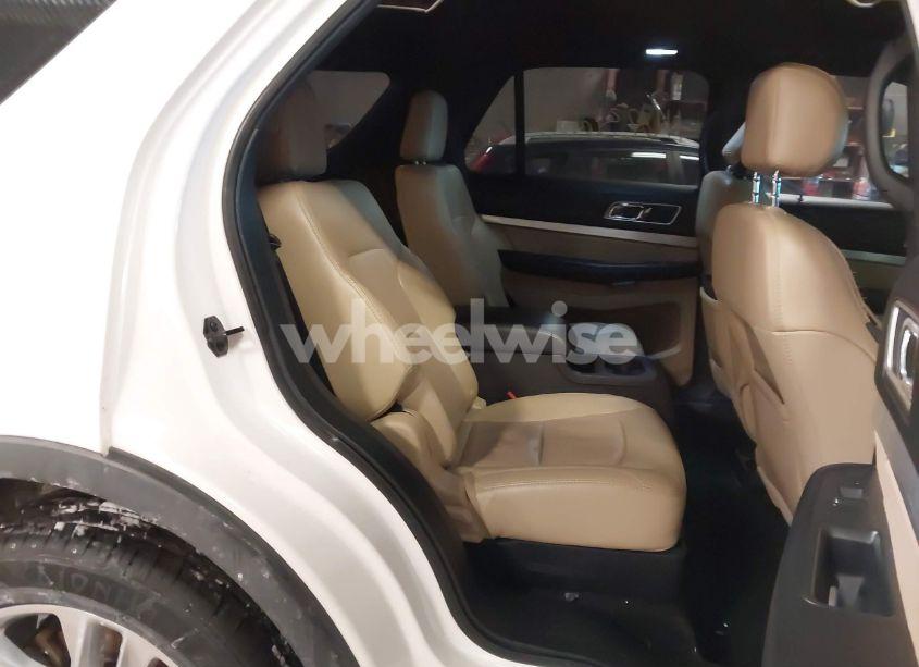 Photo 8 of 2017 Ford Explorer XLT (VIN 1FM5K8D83HGD37260)