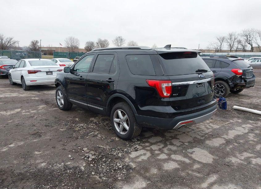Photo 3 of 2017 Ford Explorer XLT (VIN 1FM5K8D83HGD47688)