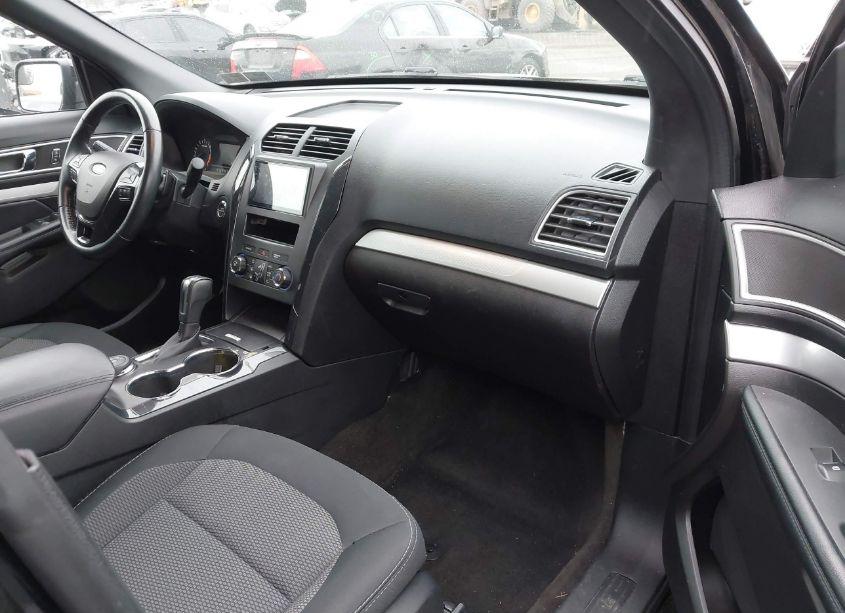 Photo 5 of 2017 Ford Explorer XLT (VIN 1FM5K8D83HGD47688)