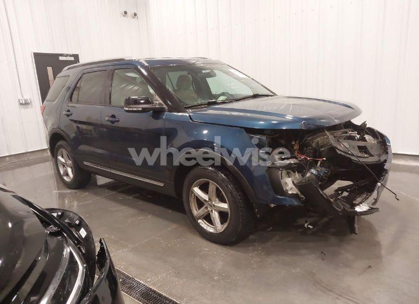2017 Ford Explorer XLT (VIN 1FM5K8D83HGD54446) main photo