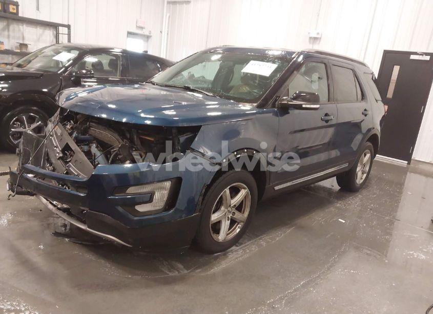 Photo 2 of 2017 Ford Explorer XLT (VIN 1FM5K8D83HGD54446)