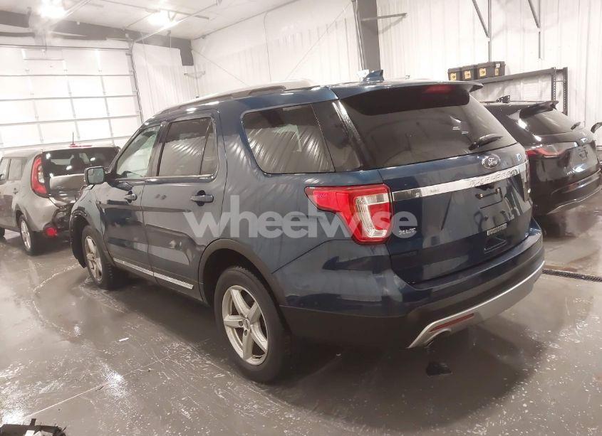 Photo 3 of 2017 Ford Explorer XLT (VIN 1FM5K8D83HGD54446)