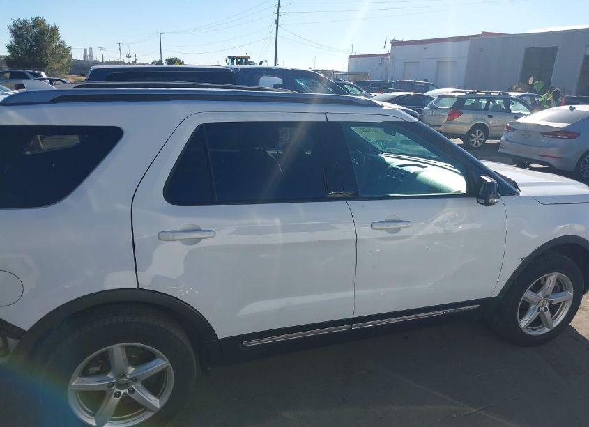 Photo 14 of 2017 Ford Explorer XLT (VIN 1FM5K8D83HGD64958)