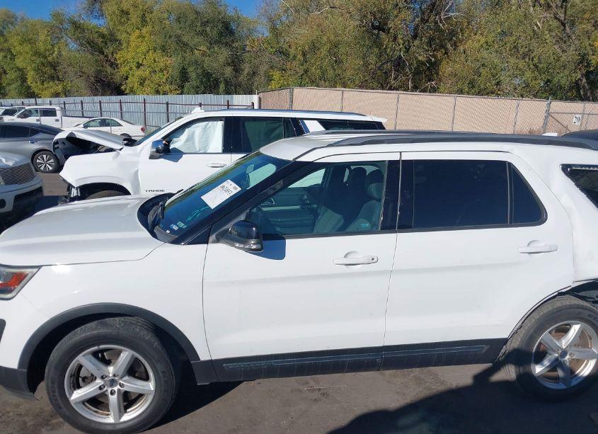 Photo 15 of 2017 Ford Explorer XLT (VIN 1FM5K8D83HGD64958)