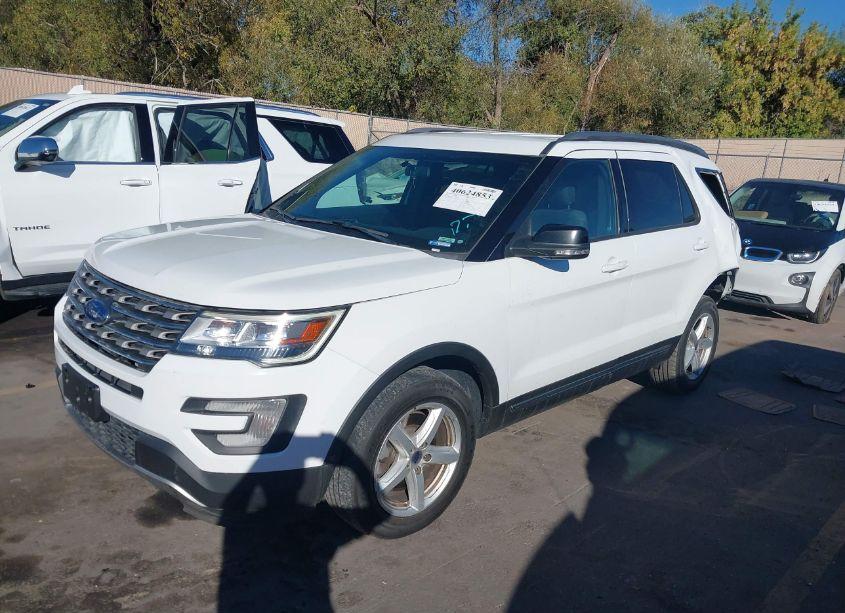 Photo 2 of 2017 Ford Explorer XLT (VIN 1FM5K8D83HGD64958)