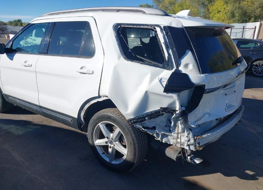 Photo 6 of 2017 Ford Explorer XLT (VIN 1FM5K8D83HGD64958)