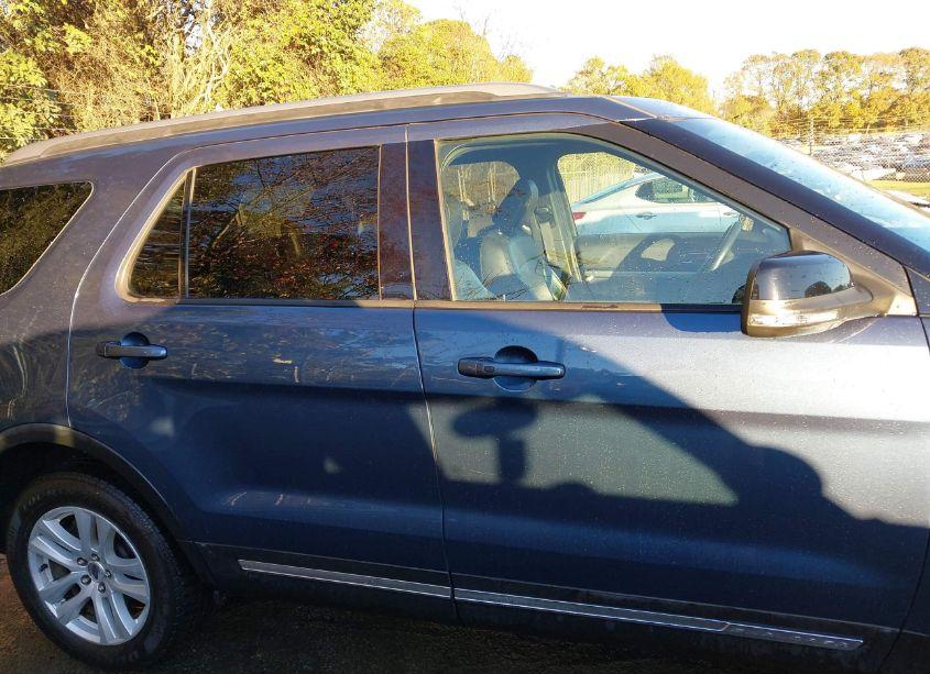 Photo 13 of 2018 Ford Explorer XLT (VIN 1FM5K8D83JGA74922)