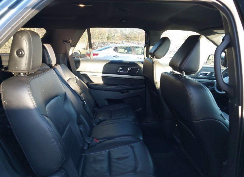 Photo 8 of 2018 Ford Explorer XLT (VIN 1FM5K8D83JGA74922)